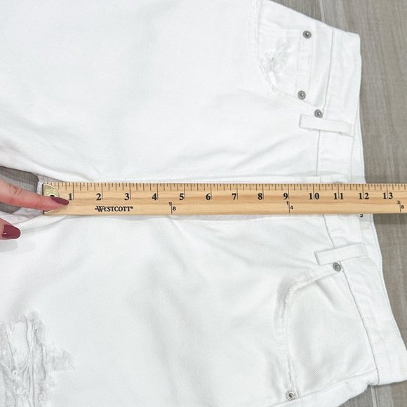 Reformation Cynthia High Rise Relaxed Fit Jeans in White Destroyed Denim Sz 27S - Picture 11 of 16